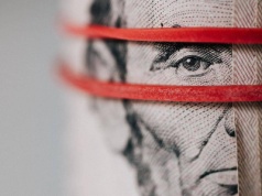 CPI w Polsce nieco wyżej, ale wciąż blisko celu NBP. Rynki patrzą na Fed