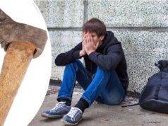 Zaatakował rodziców siekierą, bo nie chciał iść w poniedziałek do szkoły