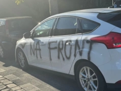 Akt wandalizmu czy głos ulicy? - Na front - wymalowane na aucie Ukraińca