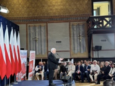 „Obywatel Tusk” i „rozpad państwa w kilka dni”. Jarosław Kaczyński w Krakowie (ZDJĘCIA)