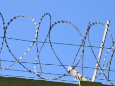 "Wstyd przynosisz rodzinie, wszyscy się z ciebie śmieją". Odwróciła się od niej córka, straciła znajomych. Przez uchodźców