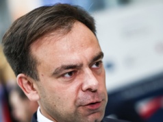 Minister Domański o powrocie niedziel handlowych. "Ta dyskusja jest potrzebna"