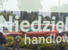 Minister finansów chce powrotu handlu w niedziele. "Ta dyskusja jest potrzebna"