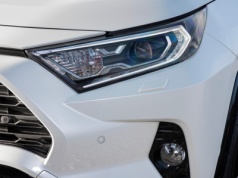 Kierowcy oszaleli na punkcie tej hybrydy. Liczby mówią same za siebie