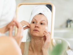 Pterostylben skuteczny w walce ze zmarszczkami. Nowe badanie potwierdza