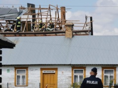 Co zniszczyło dom w Wyrykach, czy to była rakieta wystrzelona z F-16?