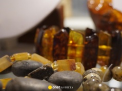 Możesz sobie nie zdawać sprawy, jaki masz skarb. Nawet 3250 zł za komplet biżuterii z PRL