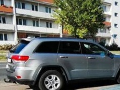 "Ja tylko na chwilę". Parkują i blokują wjazd na miejsce niepełnosprawnym