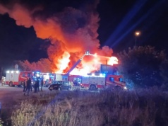 W Czeladzi płonie hala produkcyjna