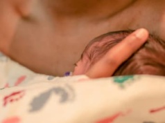 Kontakt „skóra do skóry” po porodzie. Ranking obnaża realia polskich porodówek [ROZMOWA]