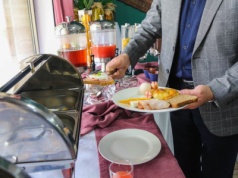 To może być koniec takich śniadań w hotelach. Szykuje się zmiana, turyści będą zaskoczeni