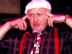 Ikoniczny autor urodził się 100 lat temu. Musiał upozorować samobójstwo