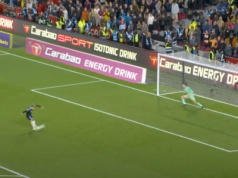 Jest 1:1, Cash podchodzi do decydującego rzutu karnego. Oto co zrobił