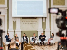 Jogurt zamiast batona? Eksperci: produkty mleczne powinny być w diecie każdego dziecka