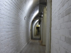 Wiceszef MSWiA: schrony to odpowiedzialność samorządów