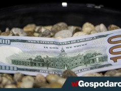 Rekordowa słabość dolara wbrew danym