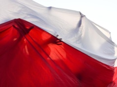 Polscy konsumenci w coraz lepszych nastrojach. I częściej chcą oszczędzać