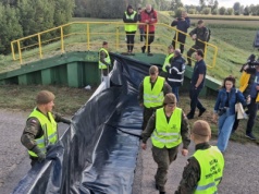 Ewakuacja szkoły, budowa przesłony. Ćwiczenia „Wysoka Fala 25" w Ciechocinku [zdjęcia, wideo]