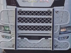 Wyrok w sprawie orurowania na ciężarówce – kwestia twardości i dopuszczeń do ruchu