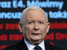 Sam się na to nie odważył, ale Tuska namawia. Kaczyński odgrzewa pomysł dot. ambasady Rosji