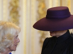 Melania Trump znów zasłoniła twarz. Komentatorzy mówią o wymownym geście