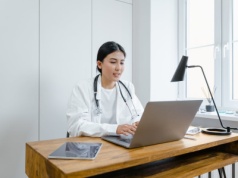 Ovatools – nowe narzędzie AI poprawia wykrywalność raka jajnika u kobiet po 50. roku życia