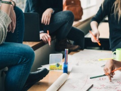 Nawet 15 tygodni płatnego urlopu dla tych rodziców. Nowe przepisy już obowiązują