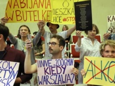 Warszawscy radni podzieleni w sprawie zakazu sprzedaży alkoholu. Nocna prohibicja przepadnie?