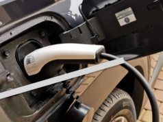 Niezwykły sukces hybryd plug-in. Zamieniły trójkę na piątkę