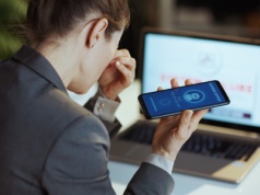 Sztuczna inteligencja przynosi firmom zyski, ale pogłębia lukę kompetencyjną