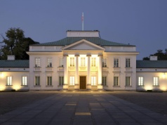 Mężczyzna, który wypuścił drona nad Belweder jest deportowany