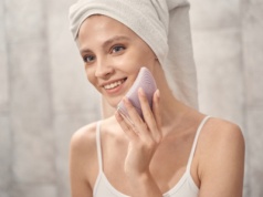 Szczoteczka soniczna do twarzy - hit czy kit? Sprawdzamy, czy naprawdę warto wydać na nią pieniądze