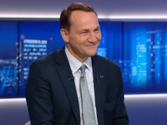 Radosław Sikorski zaskoczył krawatem. Wyjaśnił, skąd taki pomysł