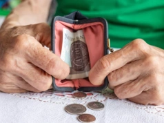 Zmiany w emeryturach. Ci seniorzy dostaną dwa przelewy