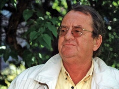 Zakochał się po 40. O zgodę na ślub pytał mamę