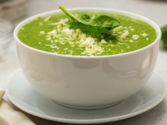 Został ci wczorajszy rosół? Zrób z niego „najzdrowszą zupę świata”