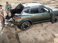 Ten Duster ma trójbryłowe nadwozie i… pakę. Dacia wprowadziła go właśnie do sprzedaży