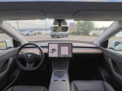 3 wypadki Tesla Robotaxi w miesiąc. Firma Elona Muska nie chce podawać szczegółów