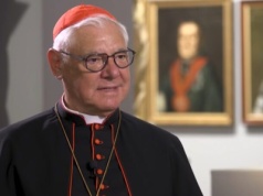 Kard. Müller potępił gorszącą pielgrzymkę LGBT do Watykanu. „Akty homoseksualne są grzechem”