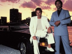 Twórca „Top Gun: Maverick” nakręci nowych „Policjantów z Miami”. Znamy datę premiery!