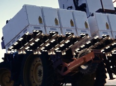 Laserowe „działa” przeciw chwastom, to nowa broń na polach Europy. Roboty już atakują