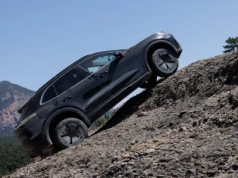 Porsche testuje elektryczne Cayenne. Również cyfrowo