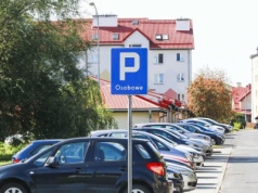 Spółdzielnia wydzierżawiła miejsca kierowcom. Kolejka stała od 3 w nocy