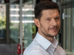 Allegro stawia na paczki i AI