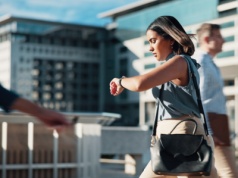 Polacy rzadko zmieniają pracę. Ma to jednak swoją ciemną stronę