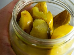 Jak zrobić błyskawicznie pikle? Babcia podpowiada: "to przepis dla zabieganych"