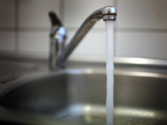 Woda z kranu może zdrożeć. Samorządy ostrzegają przed nadregulacją