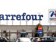 Słynna francuska sieć supermarketów może wycofać się z Polski. Sonduje możliwość sprzedaży