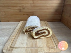 Rolada biszkoptowa z jabłkami