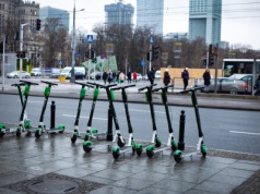 Pierwsze polskie miasto blokuje elektronicznie hulajnogi elektryczne